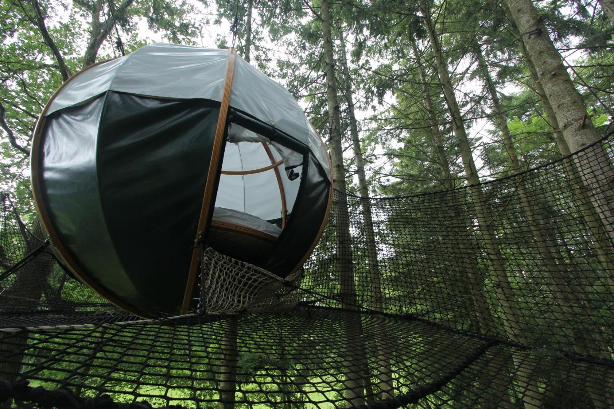 Bed and Breakfast Insolite Dans Les Arbres Les Ormes, Epiniac Exterior foto