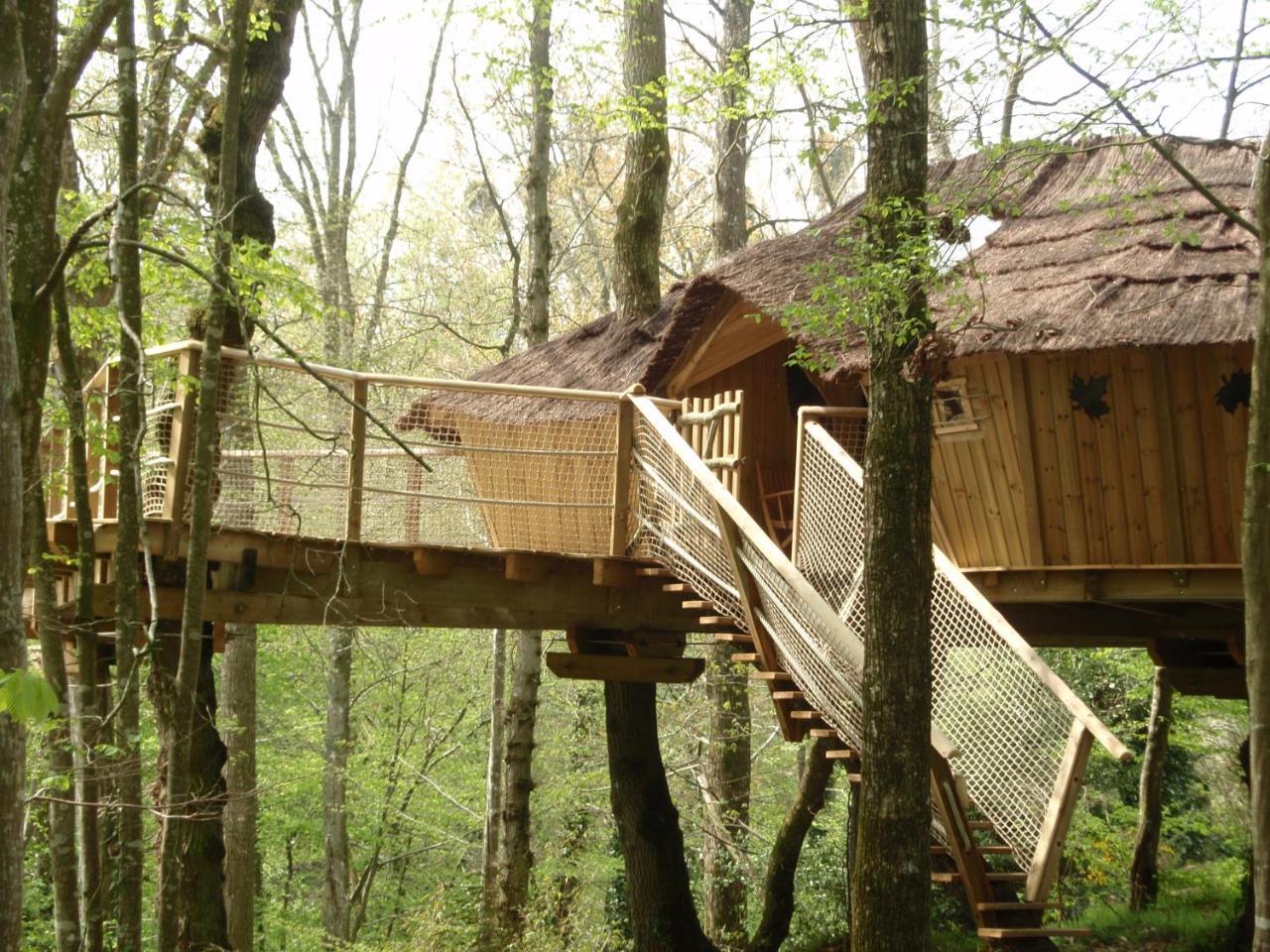 Bed and Breakfast Insolite Dans Les Arbres Les Ormes, Epiniac Exterior foto