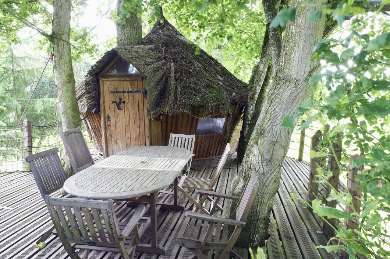 Bed and Breakfast Insolite Dans Les Arbres Les Ormes, Epiniac Exterior foto